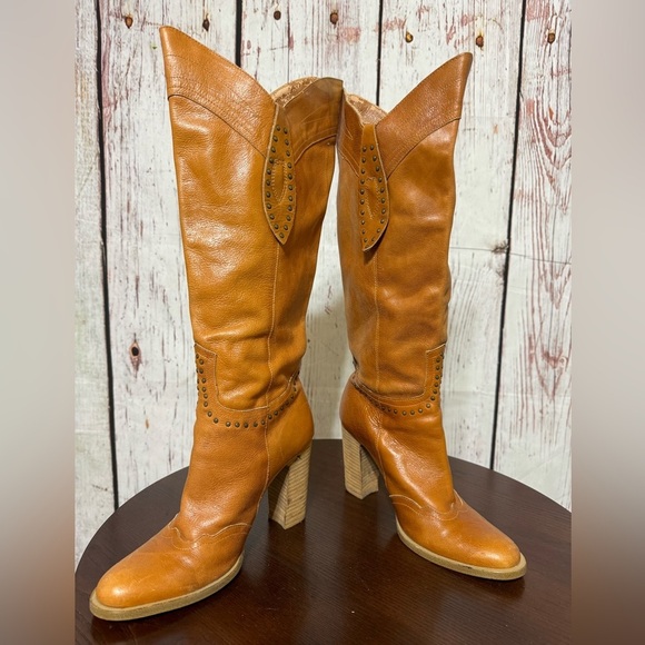 Steve Madden Shoes - STEVE MADDEN KAELIN cognac crackled Leather woman’s knee high boots size 7.5 Y2K
